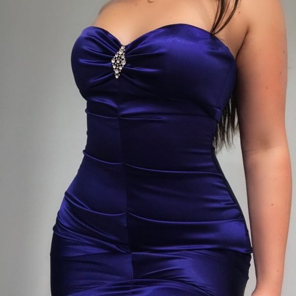 Royal blue gown - Picture 1 of 4